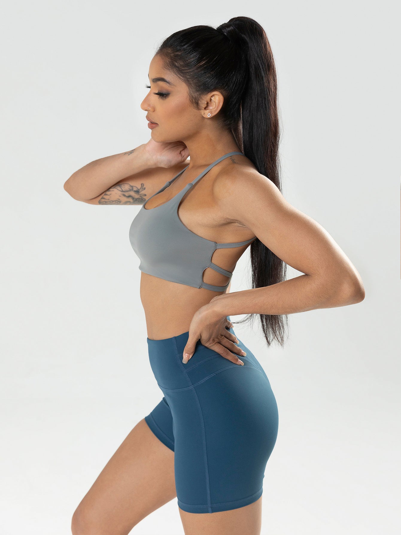 Women's Strappy Sports Bra - Criss Cross Back Padded Medium Support Wireless Gym Bra Sexy Workout Yoga Bra